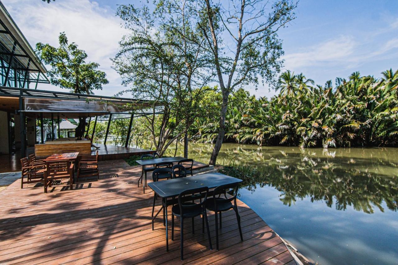 Готель Lumphawa Amphawa Samut Songkhram Екстер'єр фото